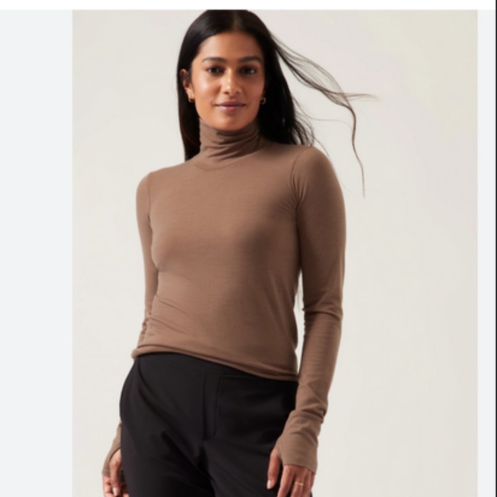 Athleta Foresthill Ascent Seamless Turtleneck - 2X Rustic Beige